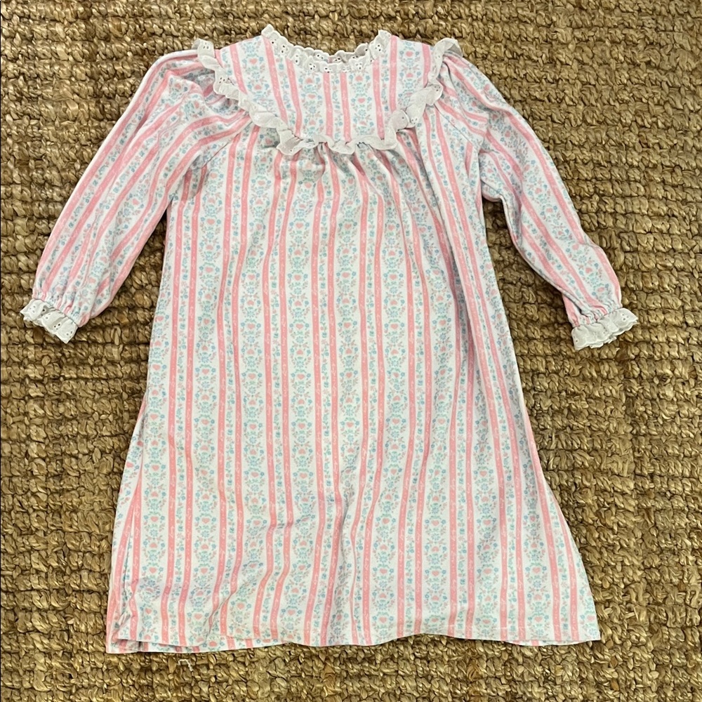 Lanz of Salzburg Girls Size 3T Tyrolean Pink Hearts Flannel Nightgown